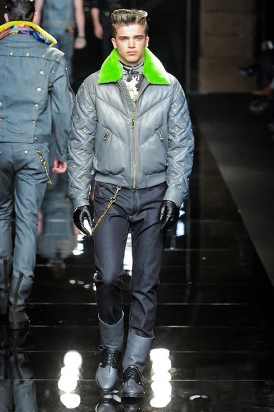 Look 9